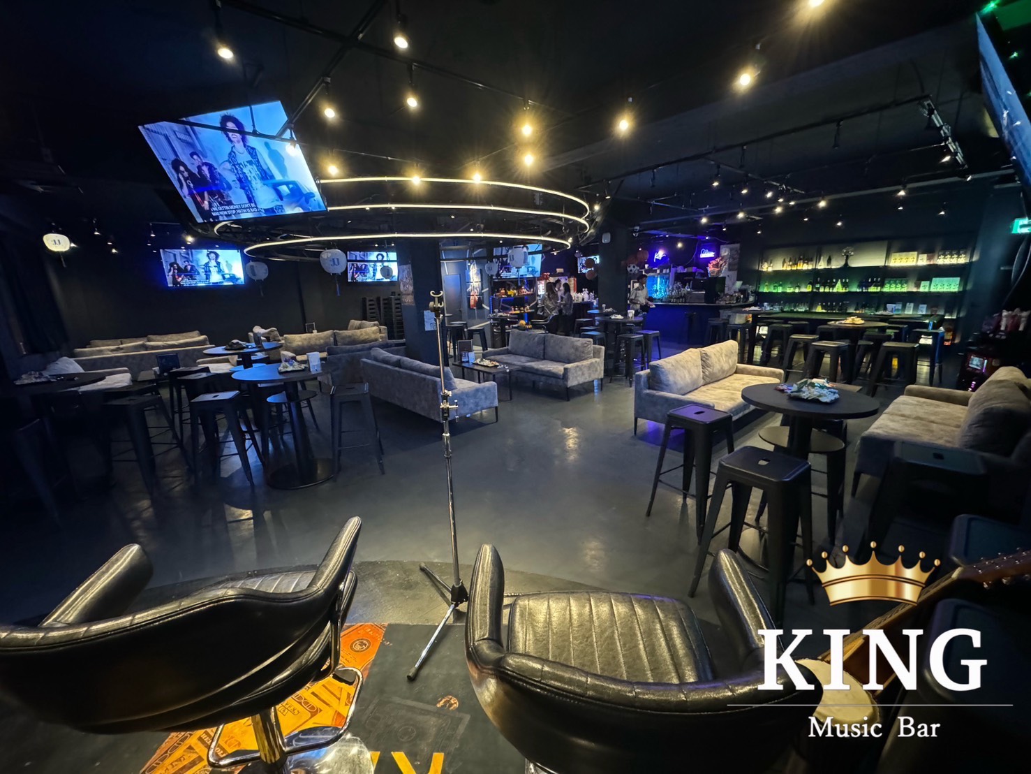 Music Bar KING（ミュージックバーキング）